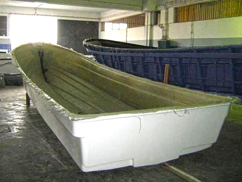 yamaha_boat_contruction_hull_removed_from_mould